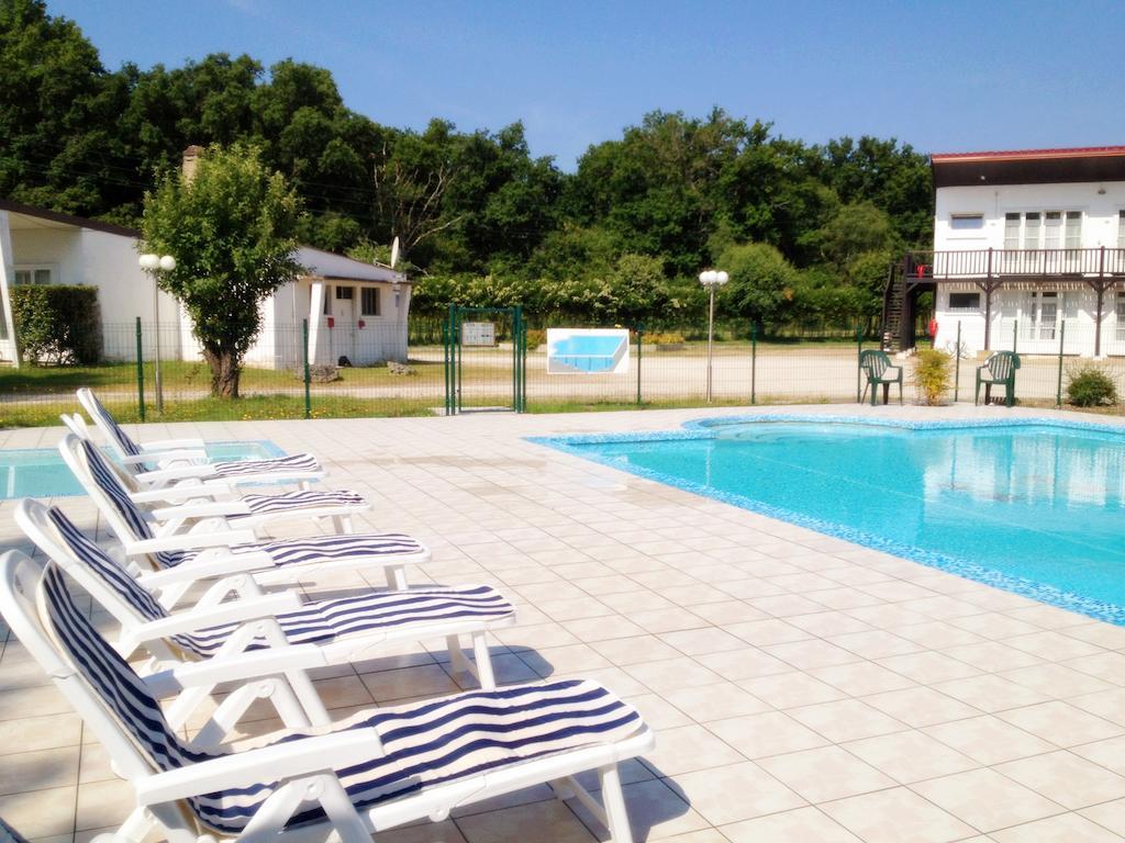 Motel Des Bruyeres Lamotte-Beuvron Exterior photo