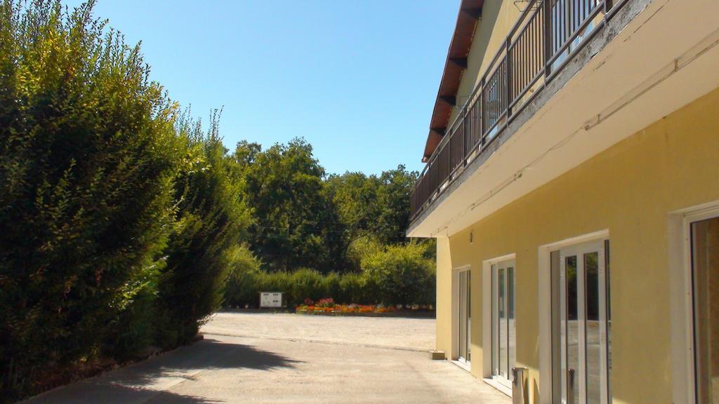 Motel Des Bruyeres Lamotte-Beuvron Exterior photo